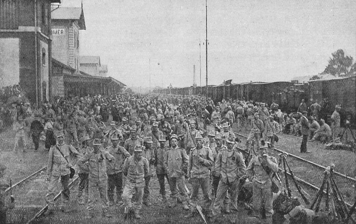 15.6.1915 odjezd 98 pěšího pluku z Jaroměře.jpg