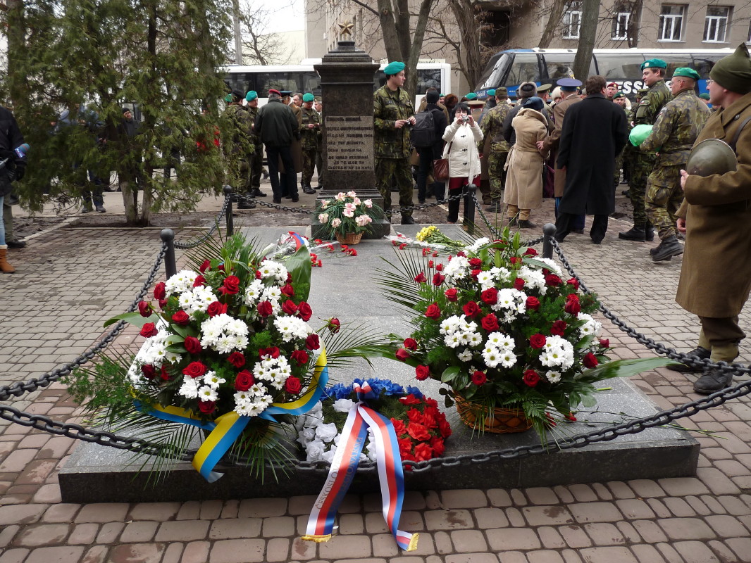 90 Charkov cenotaph to murdered- pamatnicek zavrazdenym ranenym